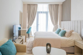 Studio with pool and private beach access on Palm Jumeirah